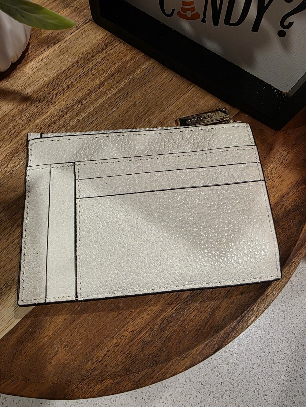kate spade Cream Pebbled Leather Zip Card Wallet with Gold Spade Logo - Picture 2 of 3